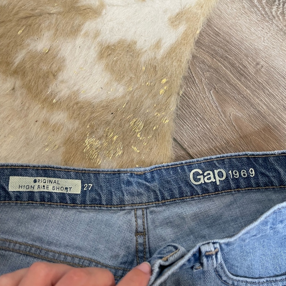 GAP original high rise jean shorts - Picture 2 of 4